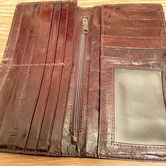 Genuine Eel-skin BiFold Compartment Brown Vintage Wallet. - Picture 3 of 6
